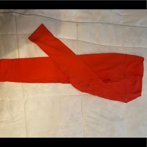 Echt Cropped leggings - scrunch butt, red